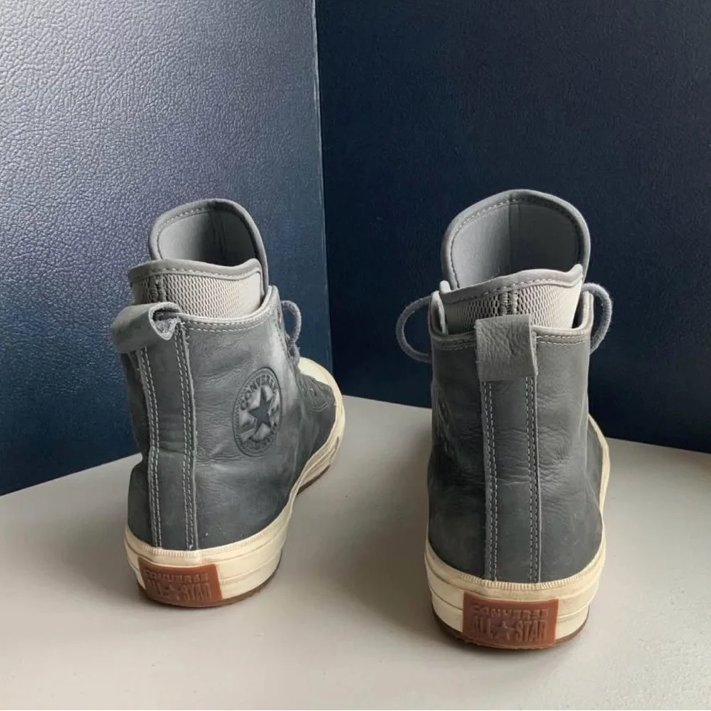Converse Chuck Taylor Nubuck Boot size 8W / 6M